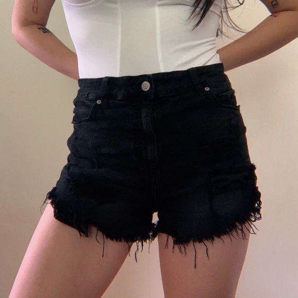 ‼️SOLD‼️ Black denim jean High waist distressed shorts - Picture 1 of 6